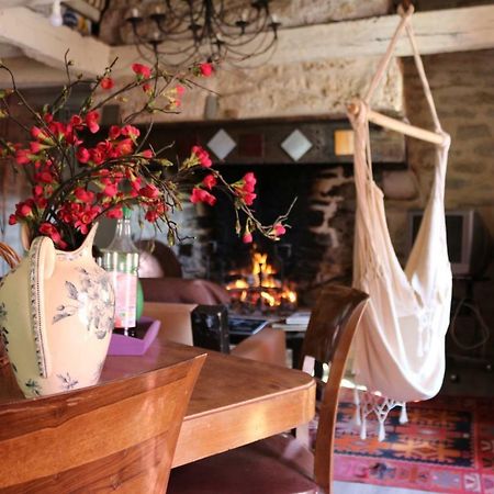 Le Moulin A Huile Panzió Vailhourles Kültér fotó