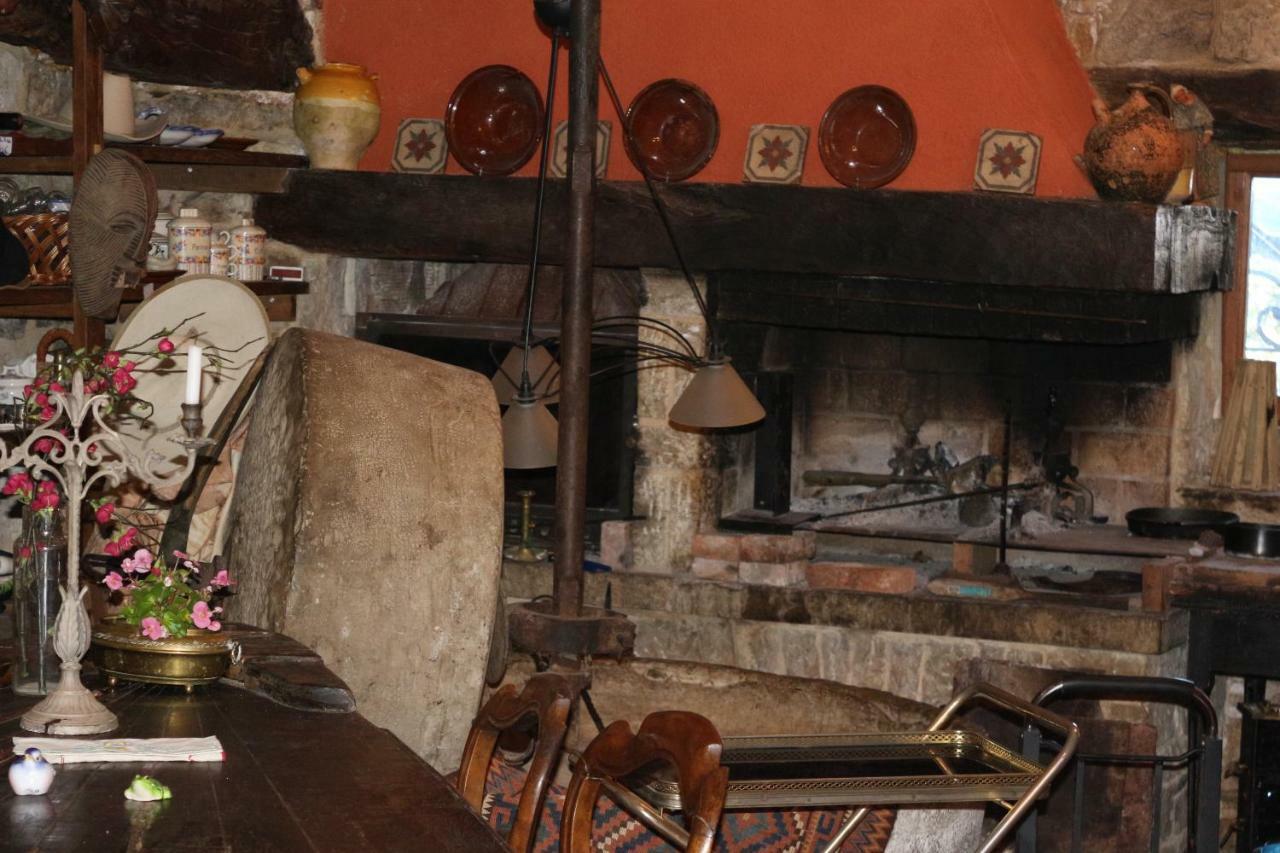 Le Moulin A Huile Panzió Vailhourles Kültér fotó